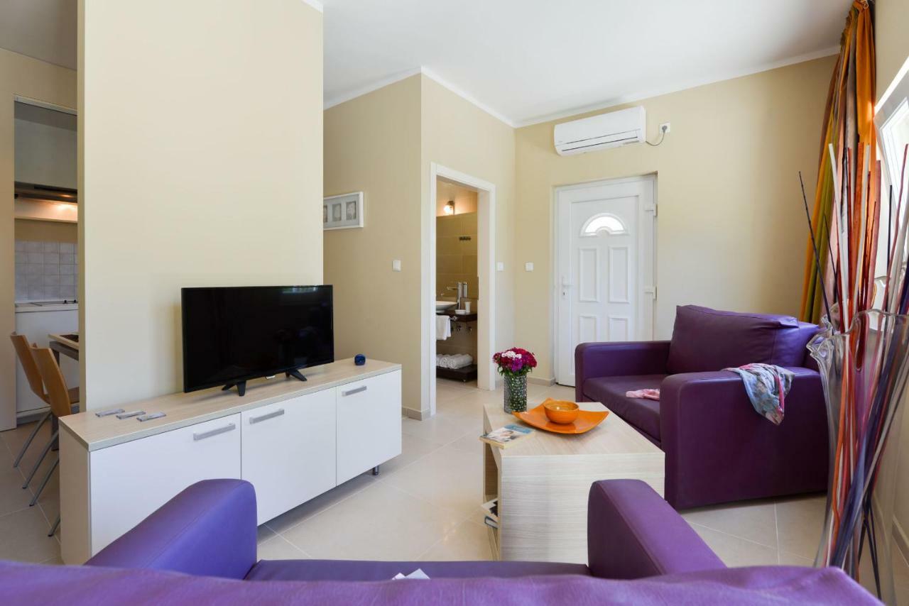 Cecilia Apartments Лун Экстерьер фото