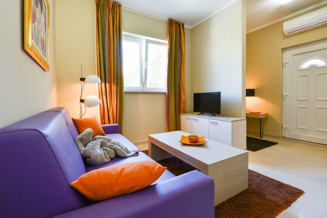Cecilia Apartments Лун Экстерьер фото
